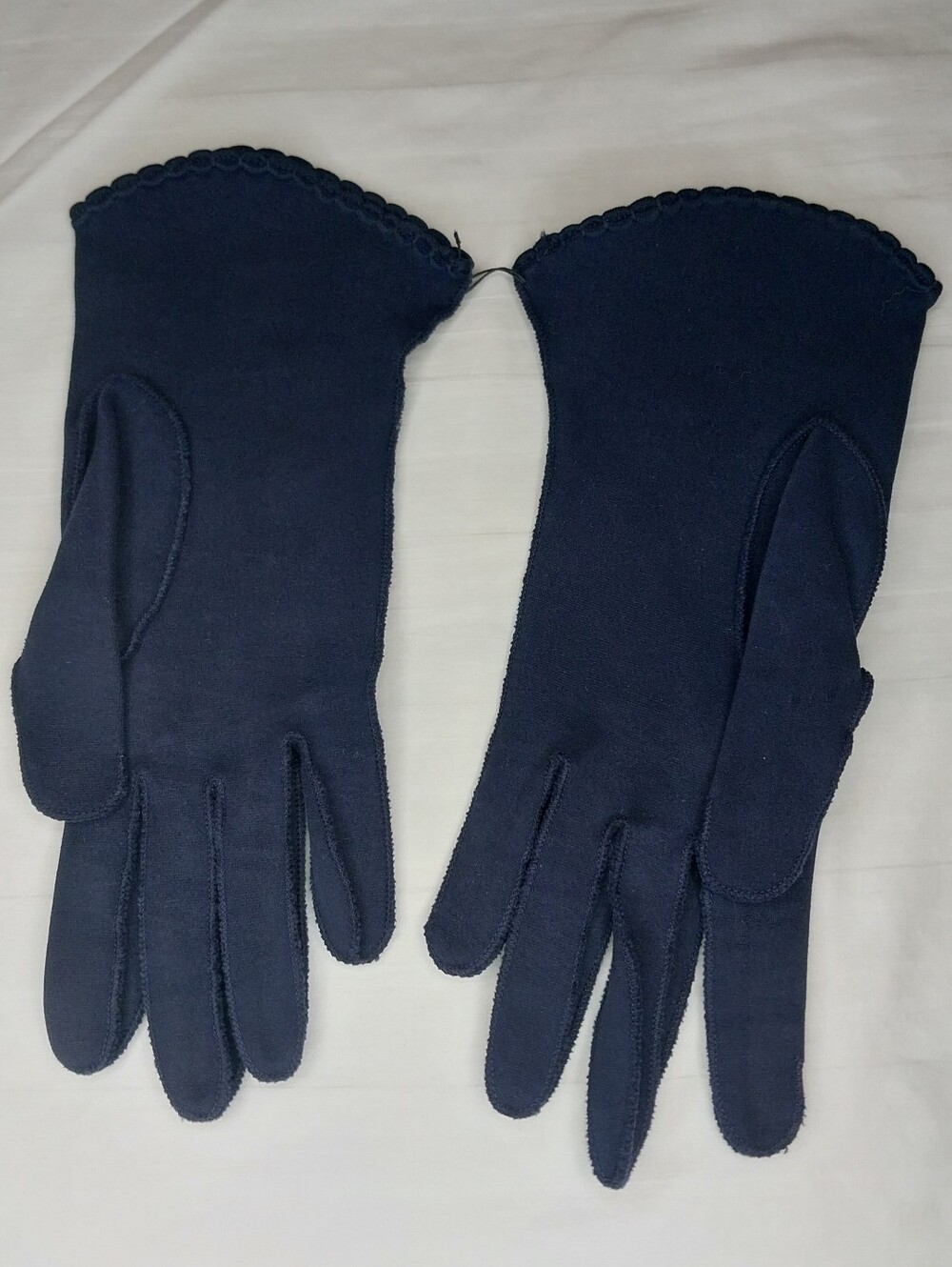 Vintage Navy short gloves with accents